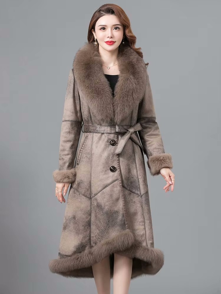 Fur Coats: Experience Shearling Luxury & Timeless Sophistication