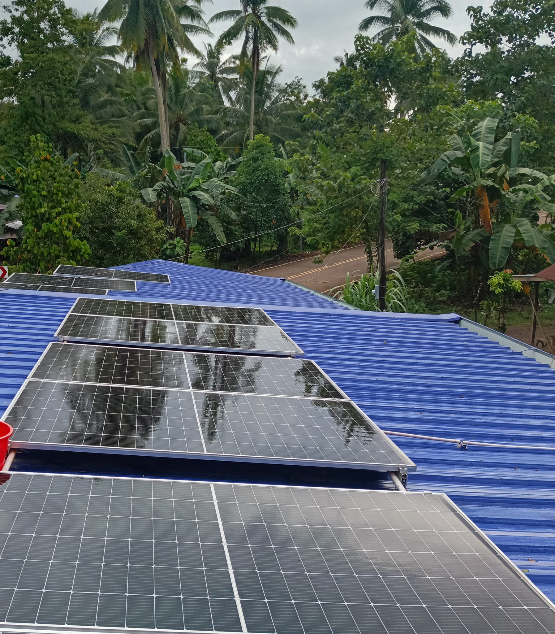 Off-Grid Solar Setup: Choosing the Right Inverter and Battery Combo