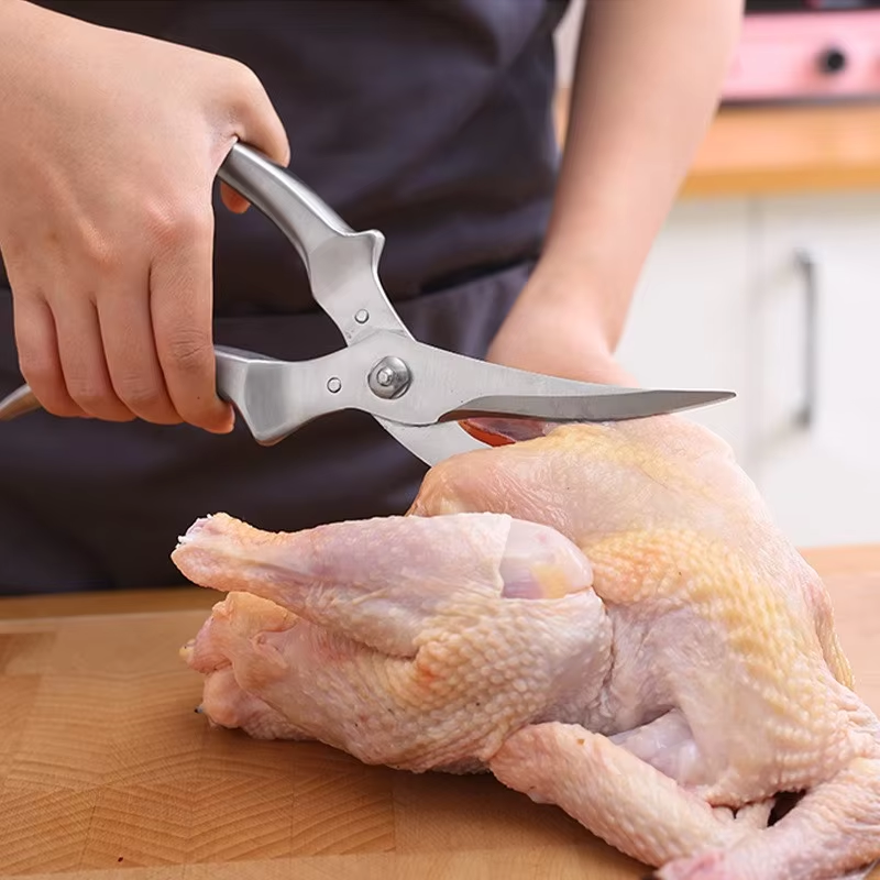 Stainless steel poultry shears with safety lock