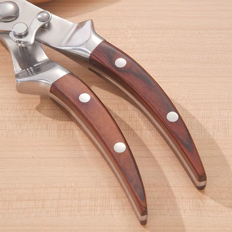 Heavy-duty cooking scissors with wood handle