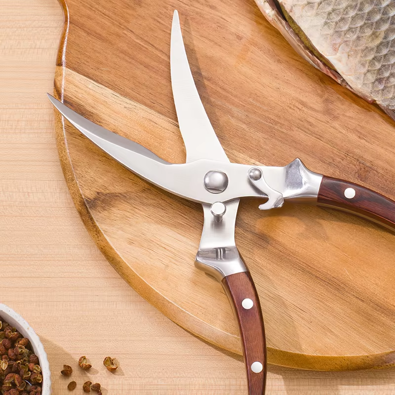 Stainless steel poultry shears with safety lock