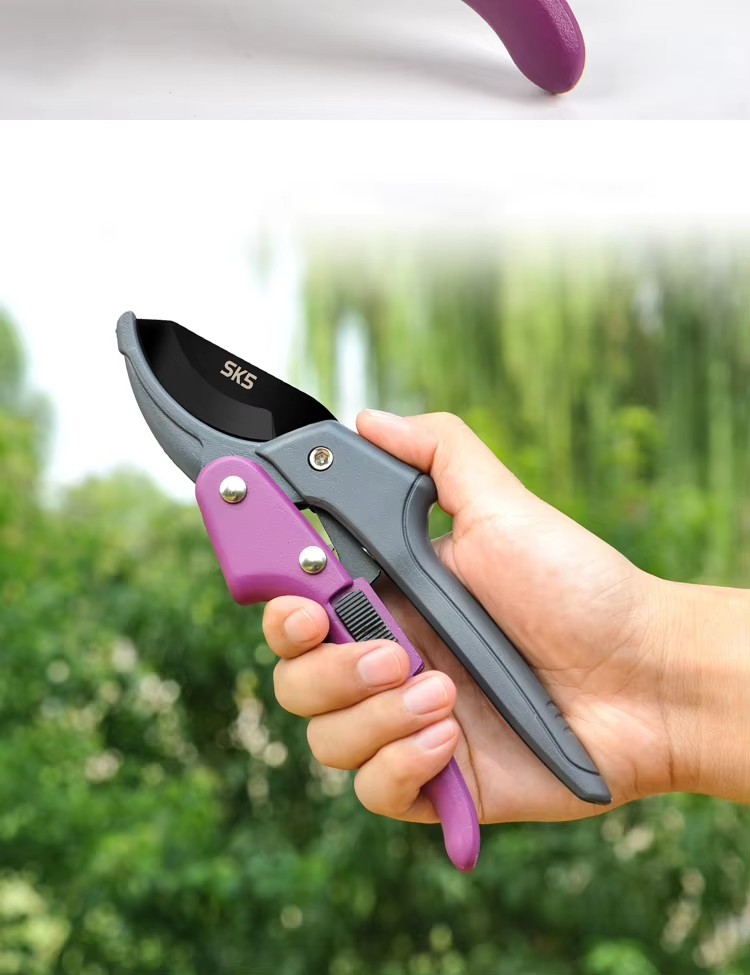 Секатор с зубчатым колесом и лезвием SK5