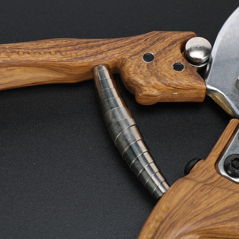 Durable stainless steel pruning shears