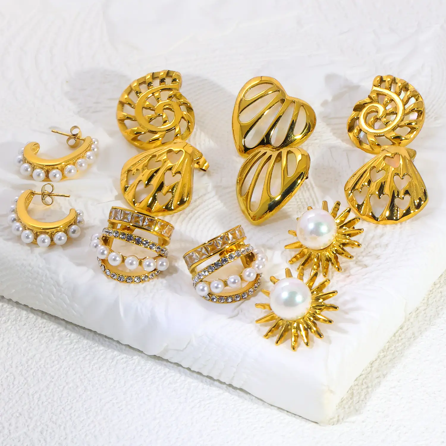 316 Pin 18K PVD Shell Handmade Polished Stainless Steel Earrings 316 Pin 18K PVD Shell Handmade Polished Stainless Steel Earrings